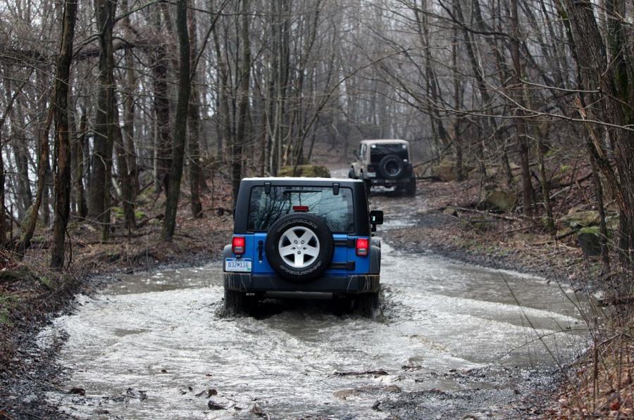  Jeep Wrangler Sport 2012 года  (фото 42 из 60)